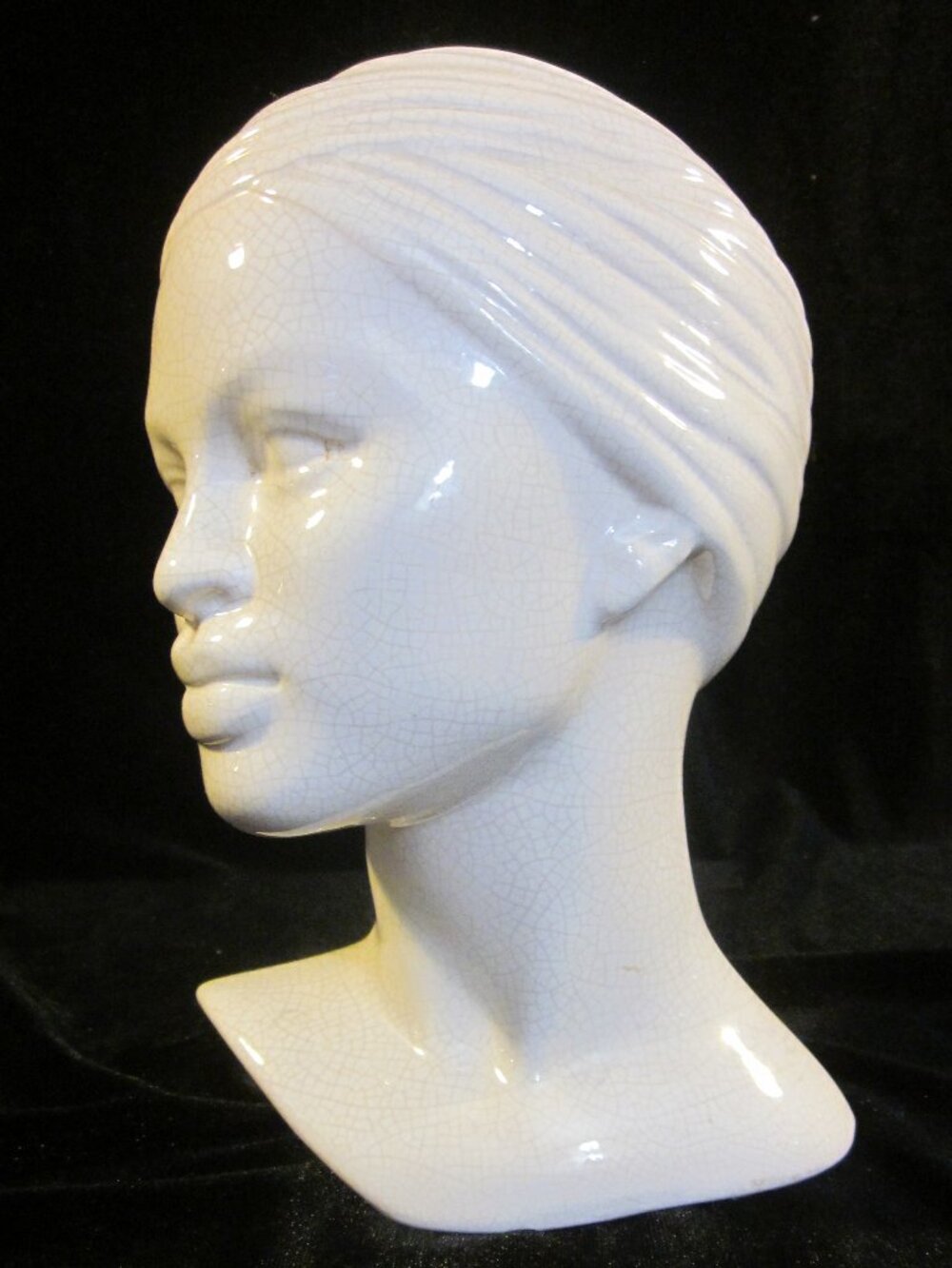 VINTAGE WHITE CERAMIC AFRICAN WOMAN BUST CA 1940'S 8" HIGH 5" WIDE